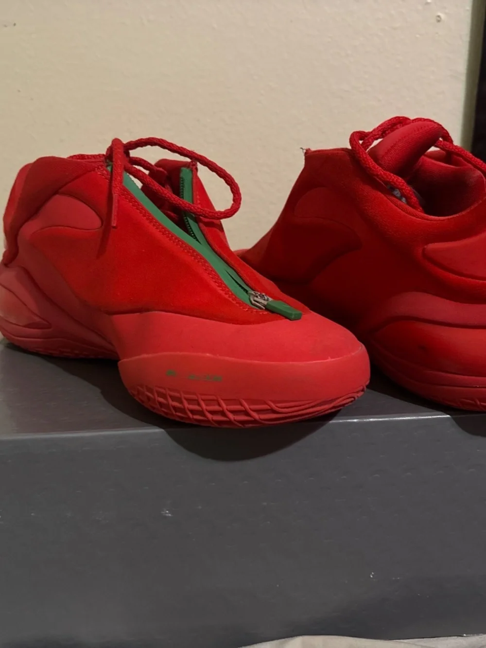 Converse Shai 001 North Pole Ox